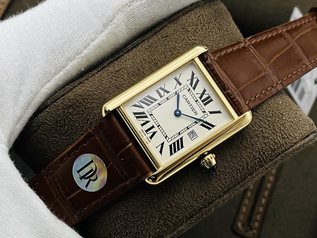 DR factory top-tier replicaCartierhigh-quality tank series couple series white dial brown belt fully automatic movementleather strap front view