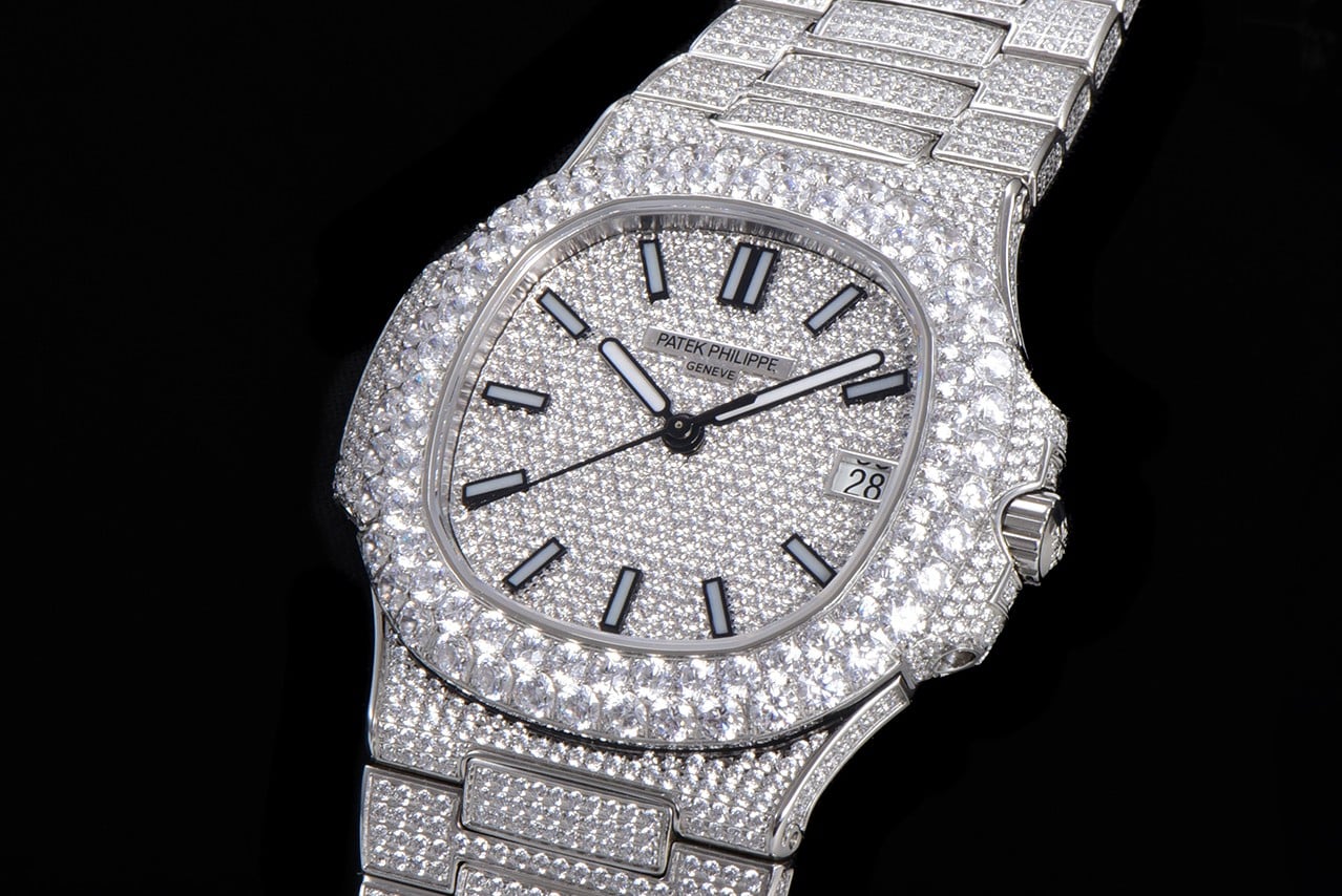TW factory Patek Philippetop-tier watch men's white dialsteel braceletNautilus series mechanical detail shots