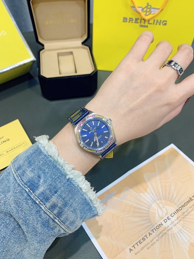 Breitlingtop-tier replicahigh-quality ladies blue dial blue belt automaticchronograph South China Sea capsule series leather strap watch front view