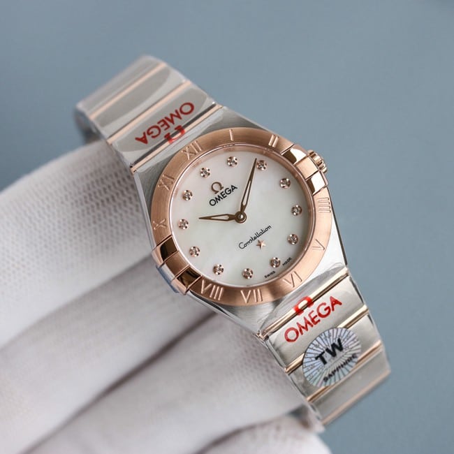 TW factory top-tier replicaOmega watch constellation series quartz women's white dialsteel bracelet watch front view
