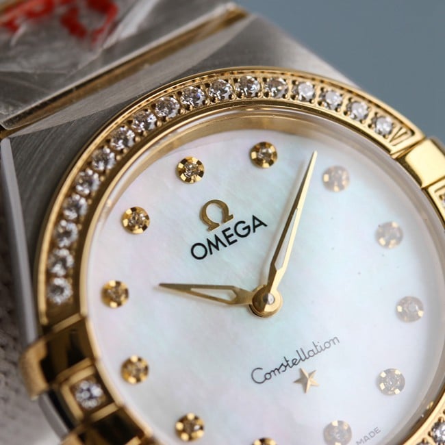 TW Factory Top Omega Constellation Series 28mm Quartz Ladies White Dial Steel Strap Watch Detailed Images