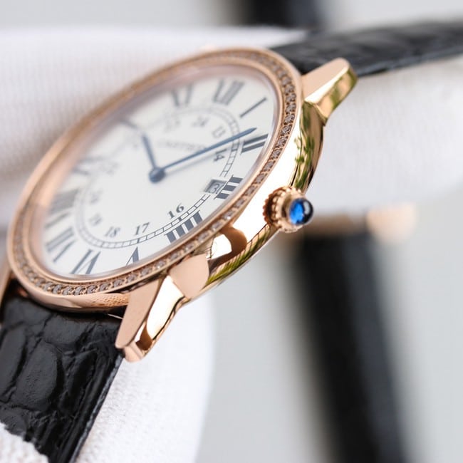 top-tier replicaCartierhigh-quality watch London series couple white dial black belt quartzleather strap side view
