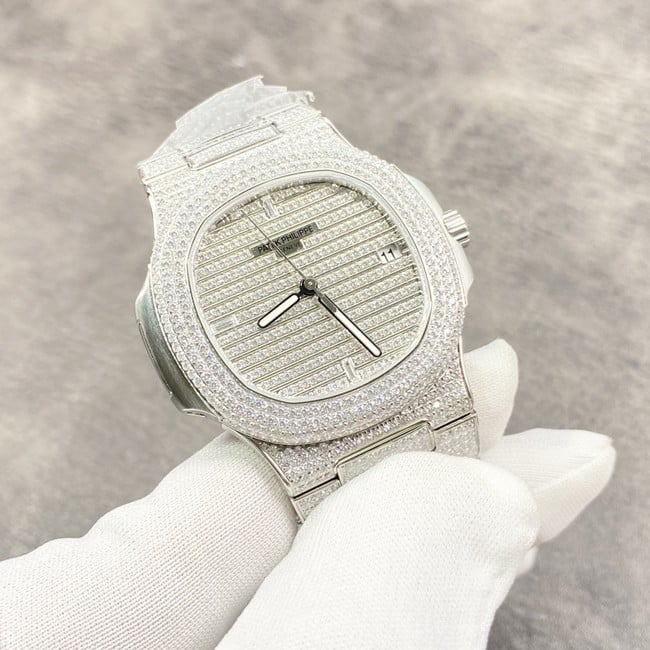 TW factory Patek Philippetop-tier watch Gypsophila men's white dialsteel bracelet casual elegant classic series mechanical front view