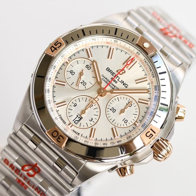 top-tier replicaBreitlinghigh-quality bullet chainAsia-7750movement42mm white dialsteel bracelet men's front view