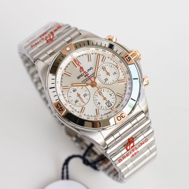 top-tier replicaBreitlinghigh-quality bullet chainAsia-7750movement42mm white dialsteel bracelet men's front view