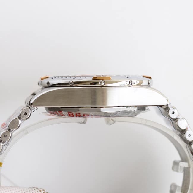 top-tier replicaBreitlinghigh-quality bullet chainAsia-7750movement42mm white dialsteel bracelet men's side view
