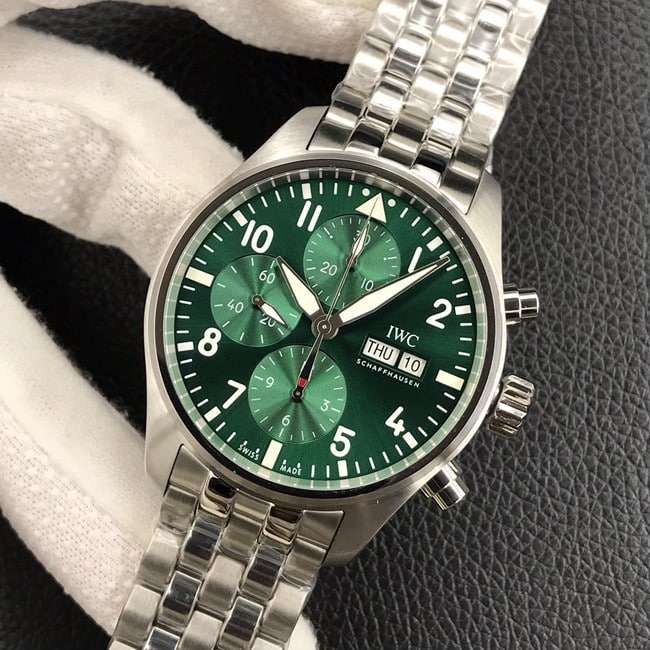 AZIWC top-tier watch 41MM green dial pilot IW388104 series fully automatic movementsteel bracelet front view