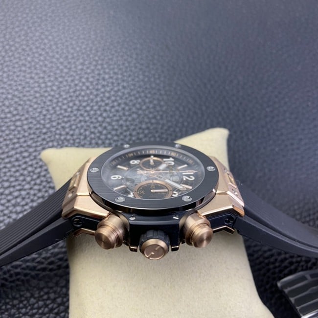 Hublot top-tier watch Big Bang series men's black dialrubber strap full automatic movement side view