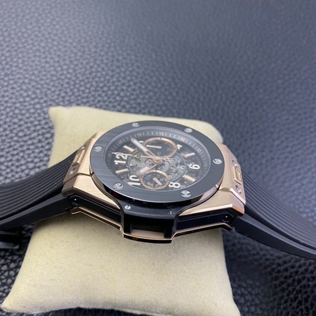Hublot top-tier watch Big Bang series men's black dialrubber strap full automatic movement side view