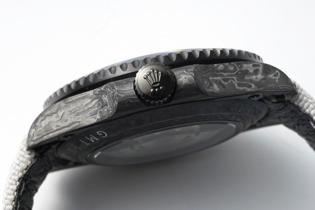 Top Rolex imitation black plate carbon fiber automatic mechanical men's watch side view