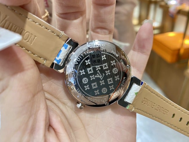 LV Louis Vuitton top-tier watch ladies dialeather strapquartz watch movement picture