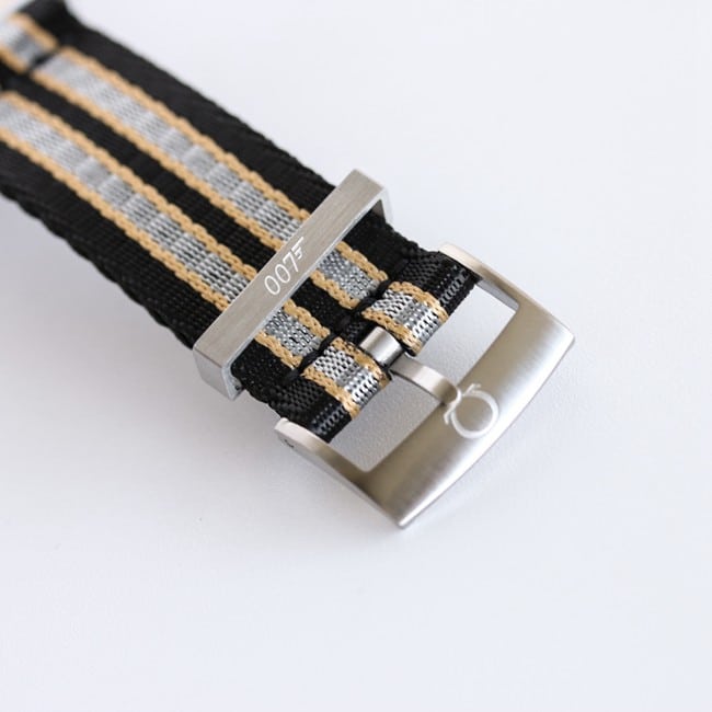007 movie "No Time To Die" theme strap watch - "Seamaster Diver 300M 007 Edition" buckle diagram