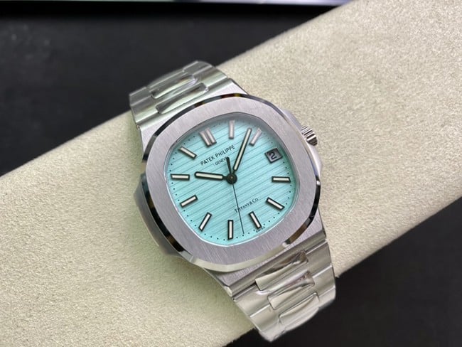 top-tierPatek Philippe co-branded Tiffany global limited edition Nautilusreplica watch front view