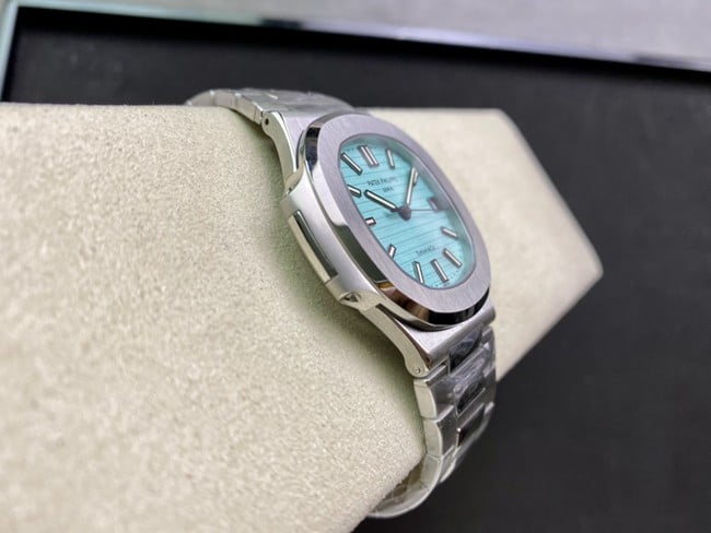 top-tierPatek Philippe co-branded Tiffany global limited edition Nautilusreplica watch side view