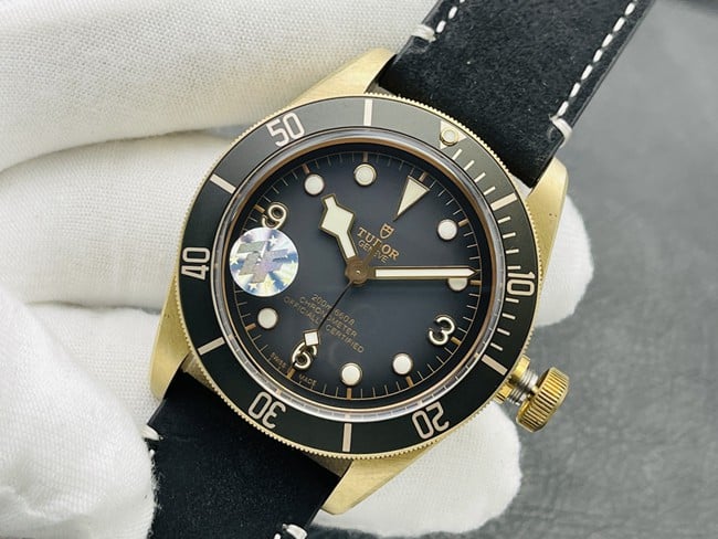 top-tier black belt Tudor Biwan bronze model M79250BA-0001replica watch front view