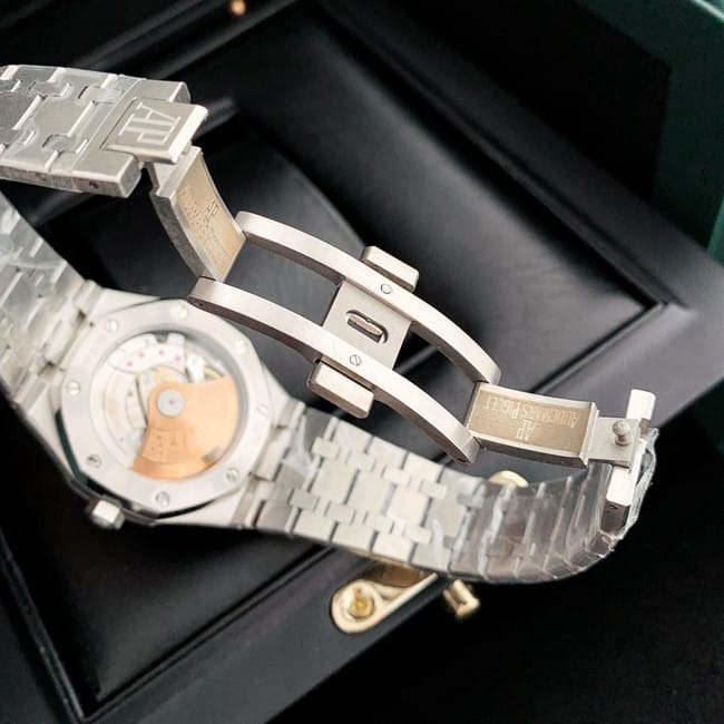 top-tier real diamond replicaAudemars PiguetRoyal Oak37MMblue dial women's watch clasp picture