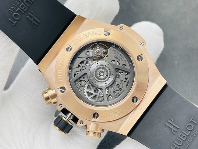 top-tier replicaHublot Big Bang Series 44MM gold case black rubber watch movement picture