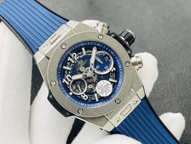 top-tier replicaHublot Big Bang Series 44MM silver case blue rubber watch front view