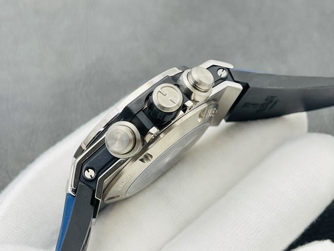 top-tier replicaHublot Big Bang Series 44MM silver case blue rubber watch side view