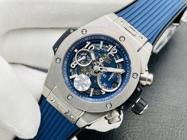 top-tier replicaHublot Big Bang Series 44MM silver case blue rubber watch front view