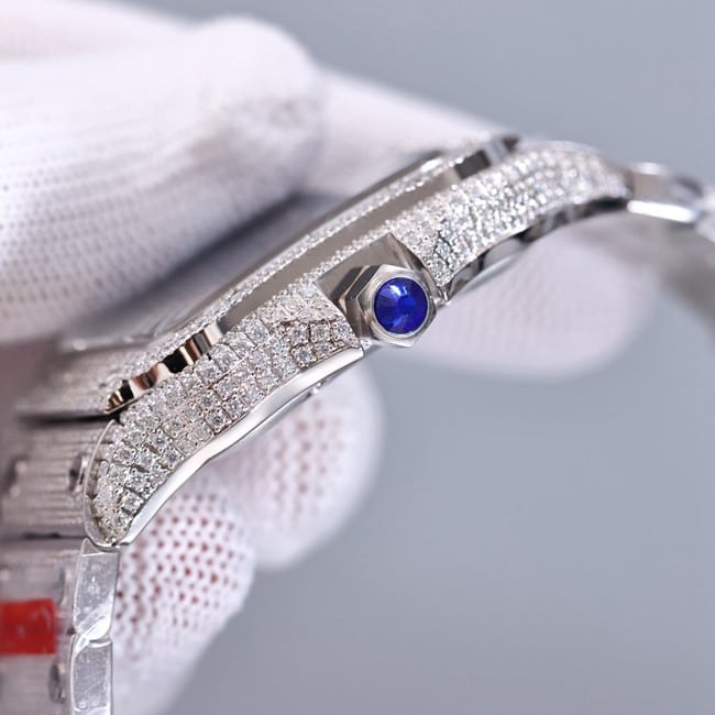 top-tier real diamond replicaCartier Santos baby's breath black dial watch side view