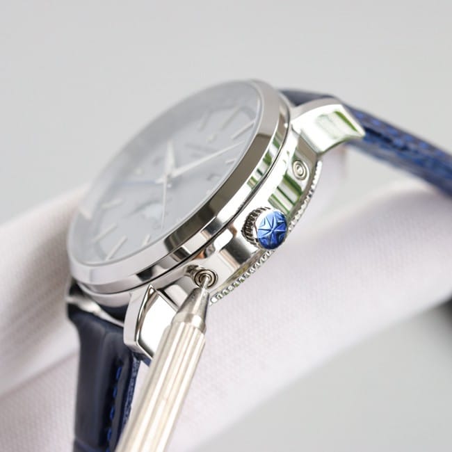 top-tier replicaVacheron Constantin limited collection series silver steel case side view