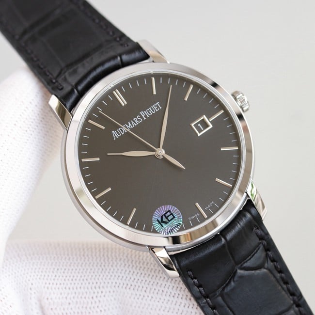 top-tier replicaAudemars PiguetJULES AUDEMARS series three-hand silver steel case front view