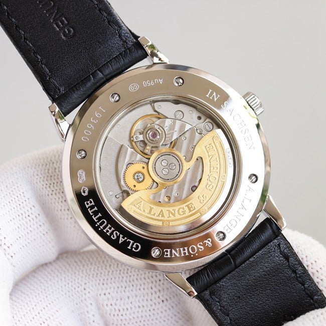 top-tier Lange SAXONIA series two-hand silver steel case movement picture