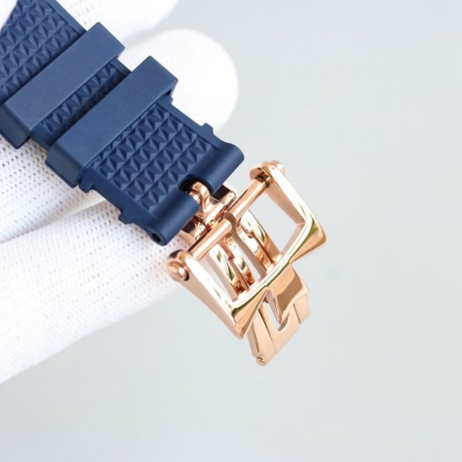 top-tier Vacheron Constantin series rose gold color steel case perpetual calendar multifunctional watch clasp picture
