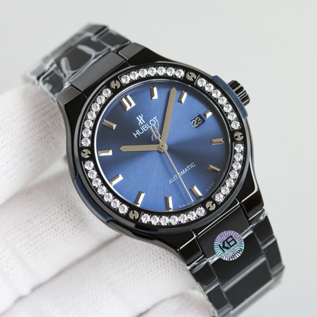 top-tier replicaHublot Big Bang Sang Bleu series V3 upgraded version tattoo watch front view