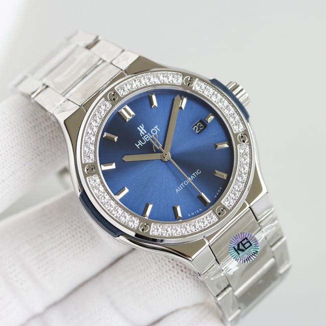 top-tier replicaHublot Big Bang Sang Bleu series V3 upgraded version tattoo watch front view