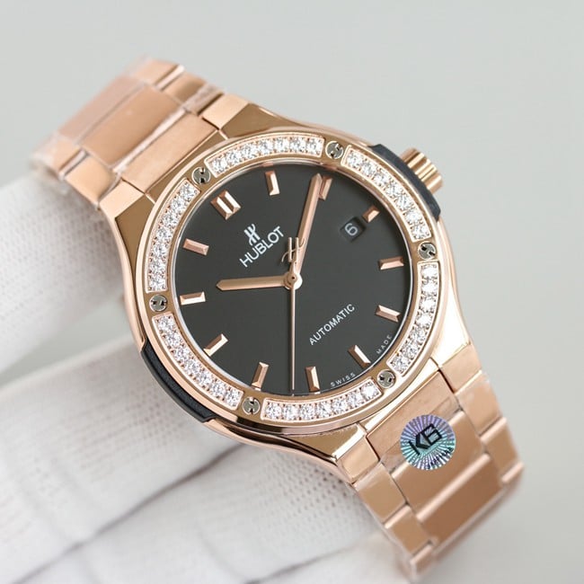 top-tier replicaHublotBig Bang Sang Bleu series V3 upgraded version steel bracelet tattoo watch front view