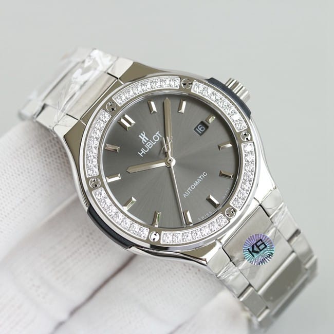 top-tier replicaHublotBig Bang Sang Bleu series V3 upgraded version steel bracelet tattoo watch front view
