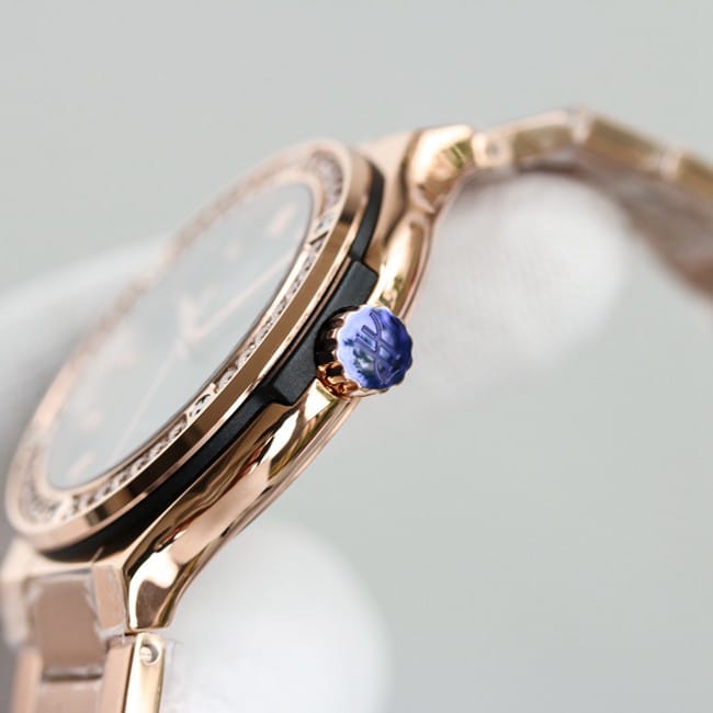 top-tier replicaHublotBig Bang Sang Bleu series V3 upgraded steel bracelet tattoo watch side view