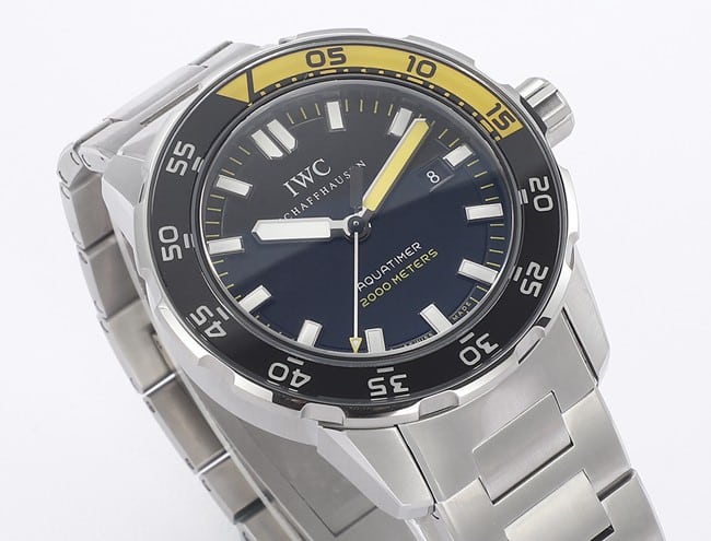 top-tier replicaIWC marine series yellow minute hand steel bracelet watch front view