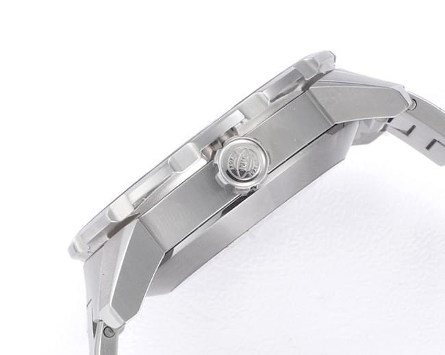 top-tier replicaIWC marine series yellow minute hand steel bracelet watch side view
