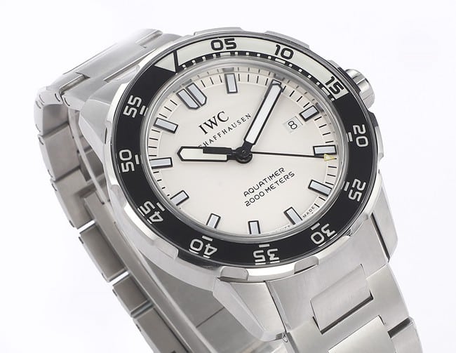 top-tier replicaIWC ocean series white minute hand steel bracelet watch front view