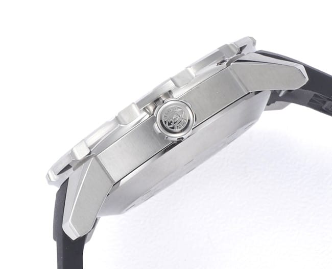 top-tier watch IWC ocean series white hour hand black rubber strap watch side view