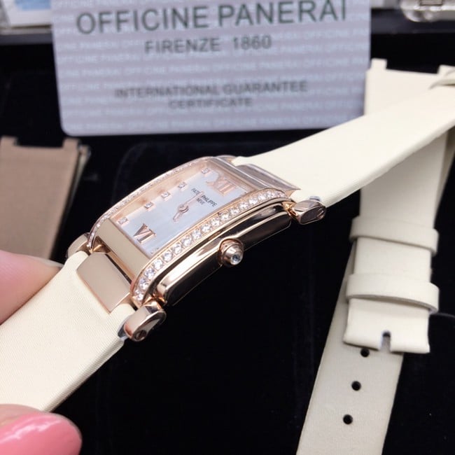 AW factory real diamond replicaPatek Philippewhite dial leucorrhea ladies' watch side view