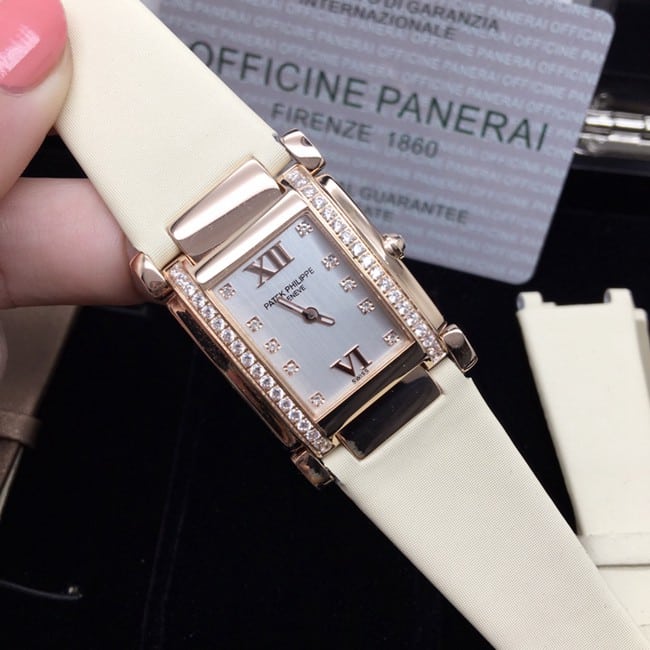 AW factory real diamond replicaPatek Philippewhite dial leucorrhea ladies' watch front view