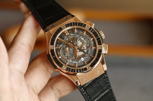 top-tier watch Hublot BIG BANG series Hublot boutique diamond rose gold color case watch front view