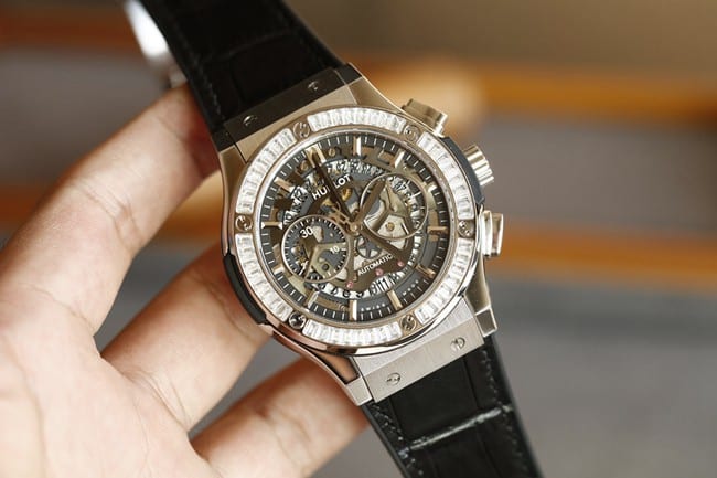 top-tier watch Hublot BIG BANG series Hublot boutique diamond silver case watch front view