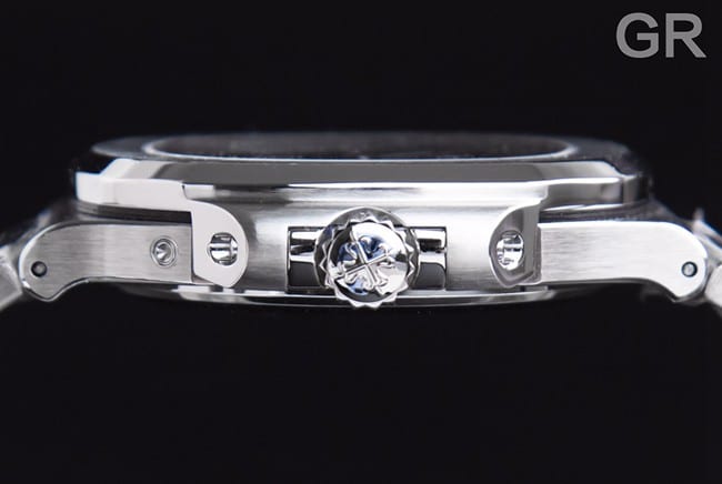 GR factory top-tierPatek Philippe5712GR steel king blue dialreplica watch side view