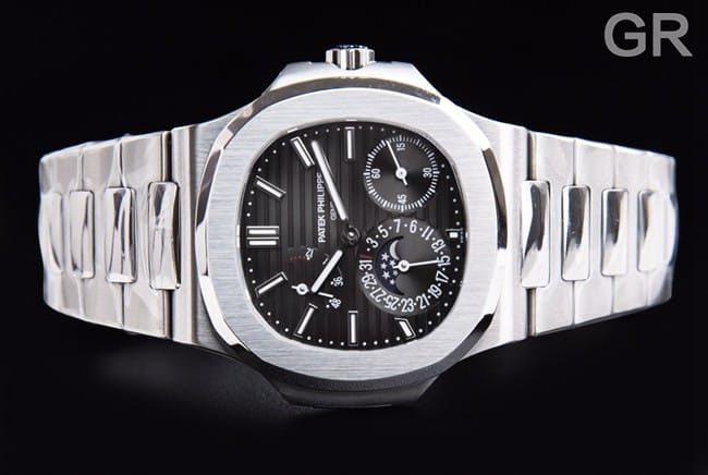 top-tierPatek Philippe5712GR King of steel black dialreplica watch front view