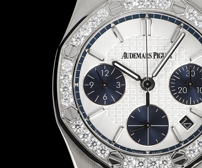 top-tierAudemars Piguetreplica watchAudemars Piguet Royal Oak silver shell women's multifunctional chronograph mechanical watchdetail shots
