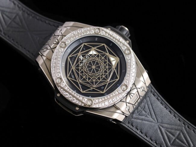 top-tier watch Hublot series tattoo OEM1:1 open mold white steel black dial ring diamond men's mechanical watch front view