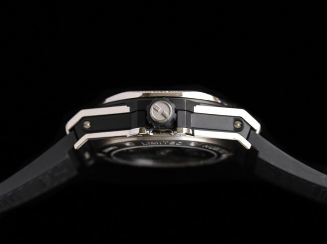 top-tier watch Hublot series tattoo OEM1:1 open mold white steel black dial full diamond men's mechanical watch side view