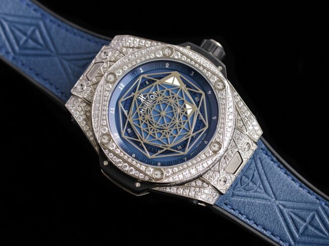 top-tier watch Hublot series tattoo OEM1:1 open mold white steel blue dial full diamond men's mechanical watch front view