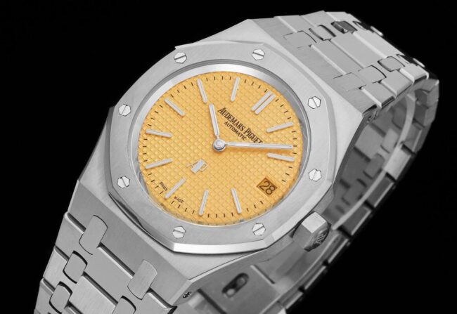 top-tier watch Audemars PiguetRoyal Oak15202 two-hand mechanical movement white steel yellow bottom men's watch front view