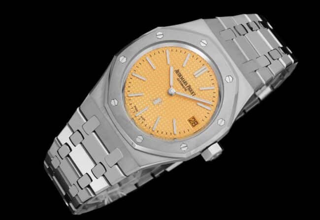 top-tier watch Audemars PiguetRoyal Oak15202 two-hand mechanical movement white steel yellow bottom men's watch front view